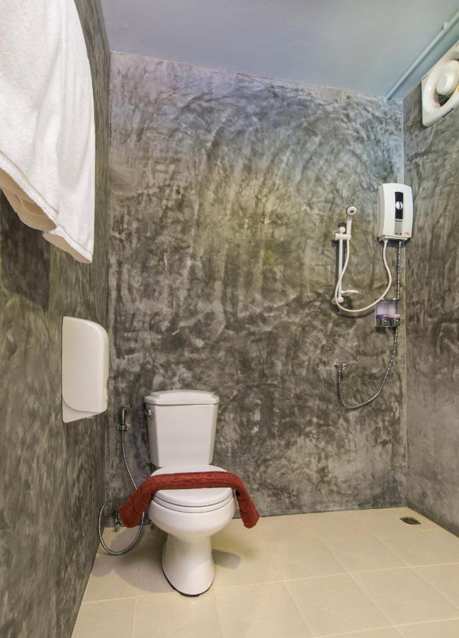 Amity Poshtel * Krabi